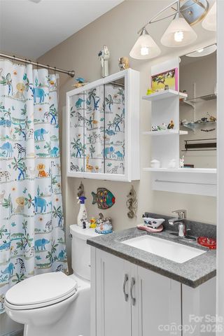 137 Exeter Court, Hendersonville, NC 28791