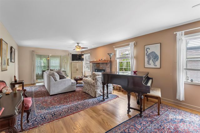 137 Exeter Court, Hendersonville, NC 28791