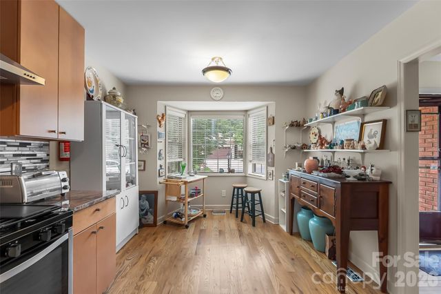 137 Exeter Court, Hendersonville, NC 28791