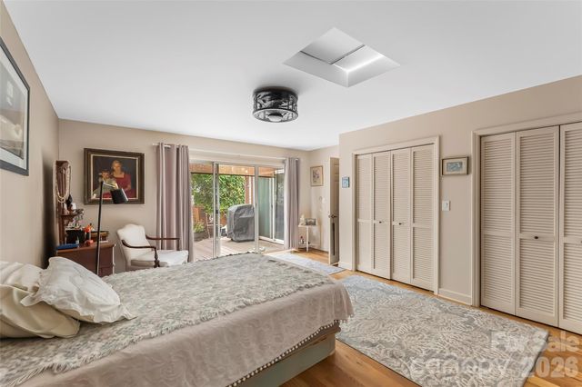 137 Exeter Court, Hendersonville, NC 28791