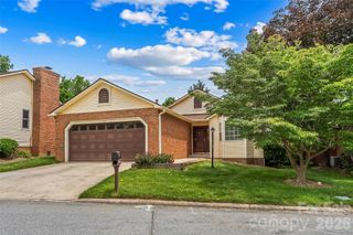 137 Exeter Court, Hendersonville, NC 28791