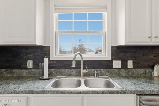 130 Country Way Rd, Vonore, TN 37885