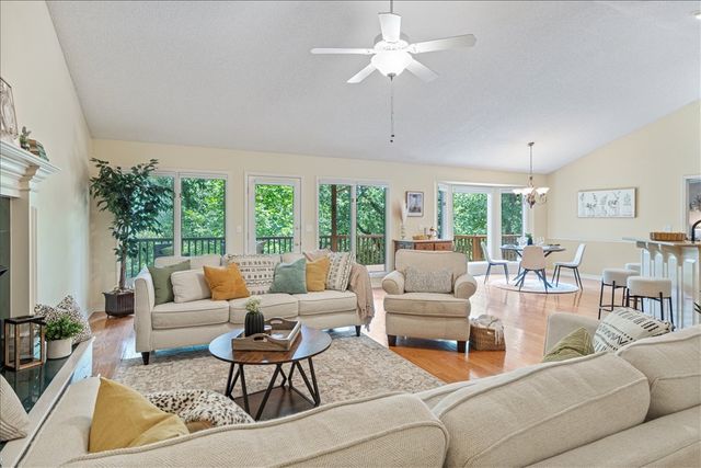 17 Cambria Lane, Bella Vista, AR 72715