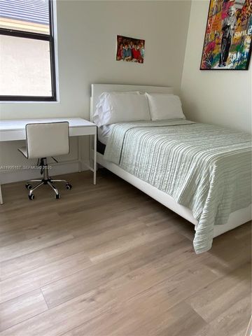 15822 NW 91st Ave, Miami Lakes, FL 33018