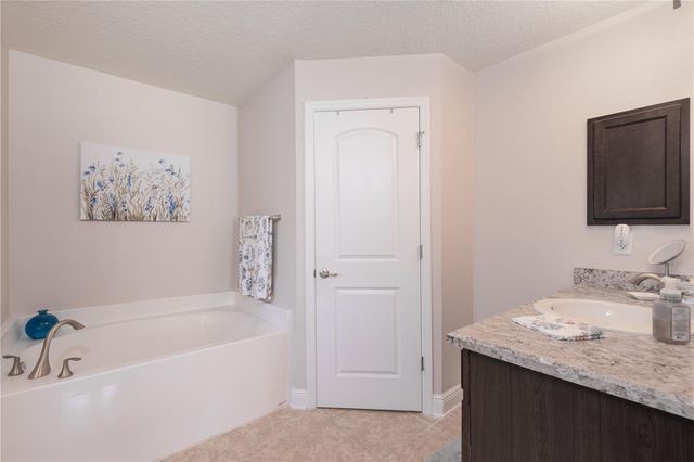 2030 ANGEL FISH LOOP, Leesburg, FL 34748