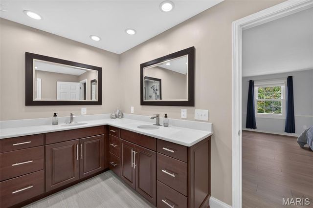 14980 Claymont Estates Drive, Chesterfield, MO 63017