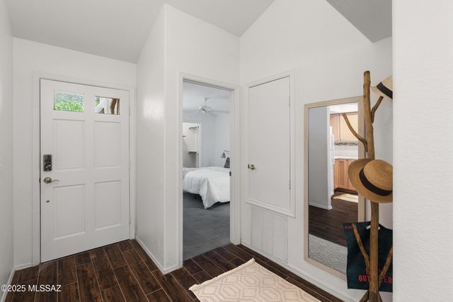 7601 N Calle Sin Envidia Apt 16, Tucson, AZ 85718