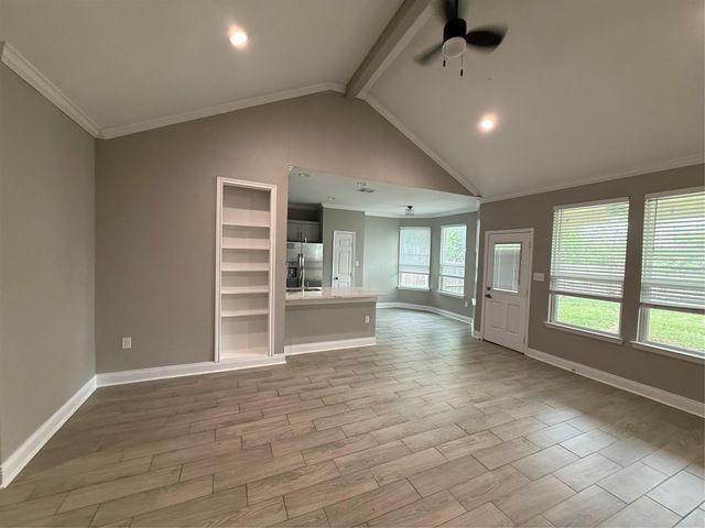 4427 17th St, Bacliff, TX 77518