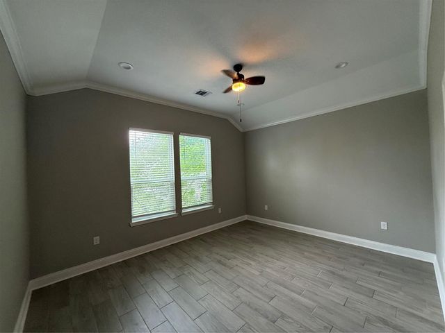 4427 17th St, Bacliff, TX 77518