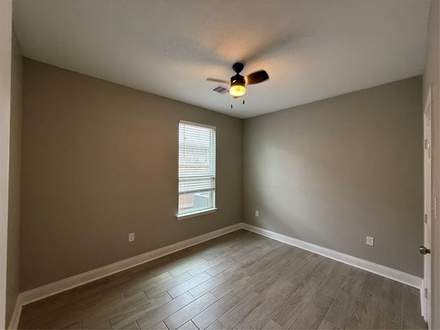 4427 17th St, Bacliff, TX 77518