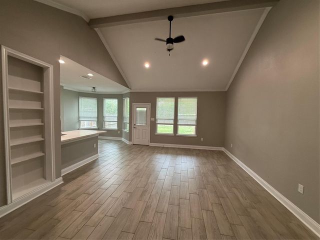 4427 17th St, Bacliff, TX 77518