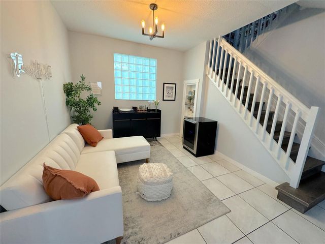 143 NW 107th Terrace, Plantation, FL 33324