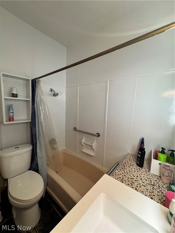 4662 Pearl Road, Cleveland, OH 44109