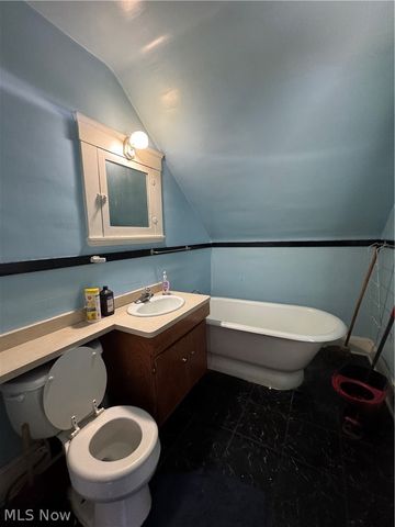 4662 Pearl Road, Cleveland, OH 44109