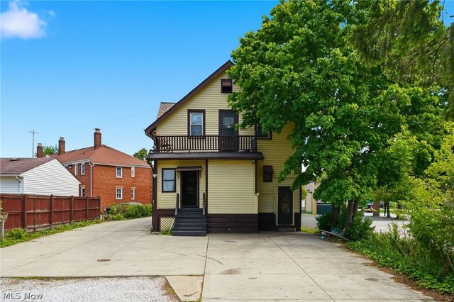 4662 Pearl Road, Cleveland, OH 44109