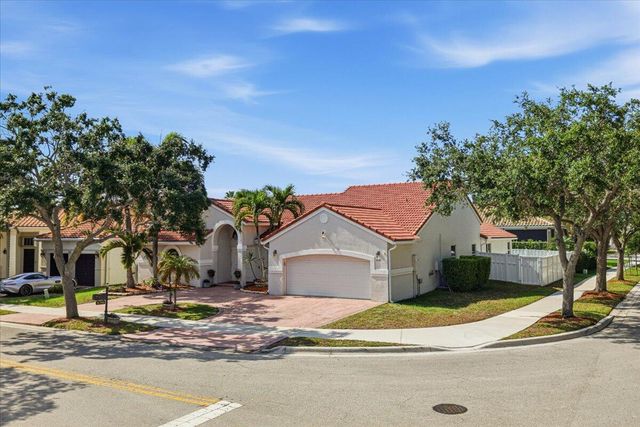 830 Heritage Drive, Weston, FL 33326