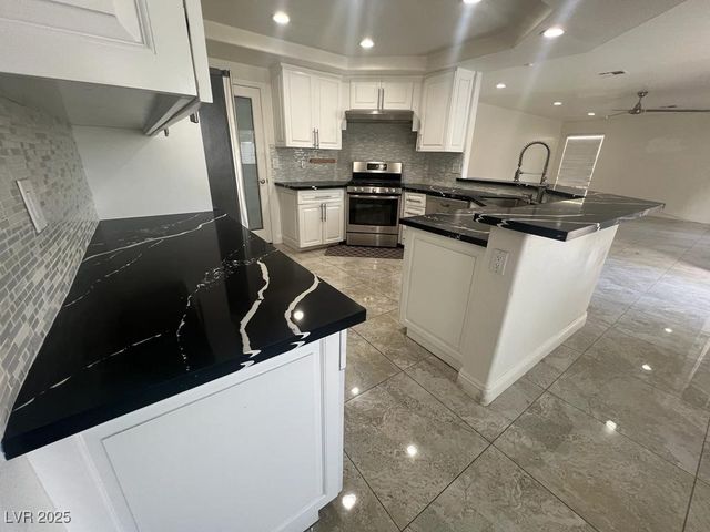 3116 Ocean Port Drive, Las Vegas, NV 89117