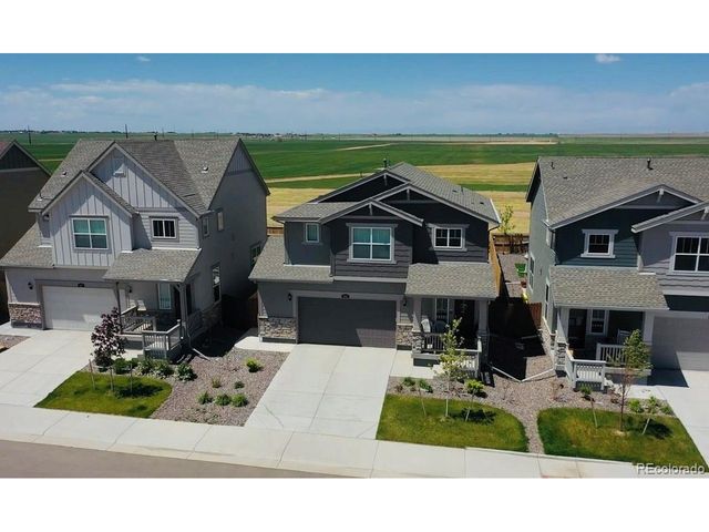 405 Wildflower Ct, Bennett, CO 80102