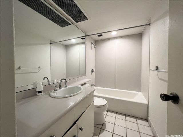 1860 Ala Moana Boulevard 902B, Honolulu, HI 96815