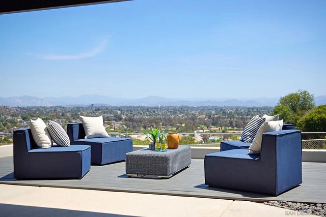 6117 Madra, San Diego, CA 92120