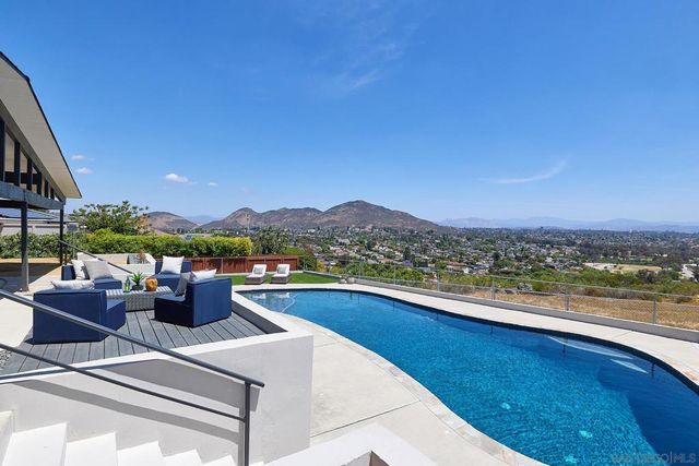 6117 Madra, San Diego, CA 92120