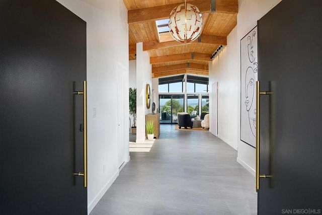 6117 Madra, San Diego, CA 92120