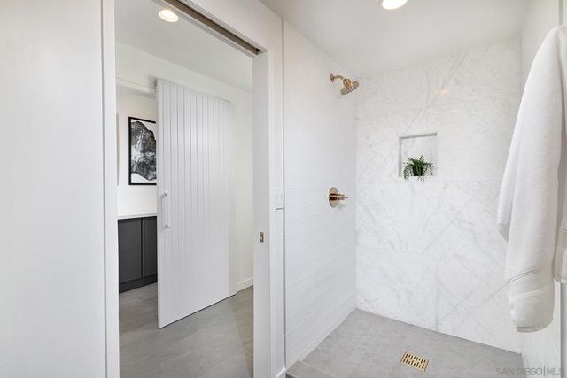 6117 Madra, San Diego, CA 92120