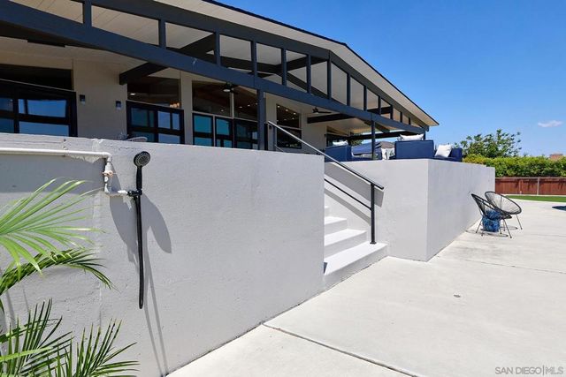 6117 Madra, San Diego, CA 92120