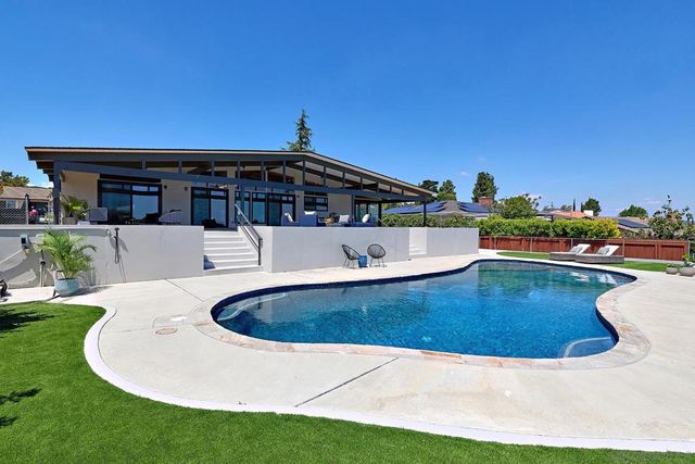 6117 Madra, San Diego, CA 92120