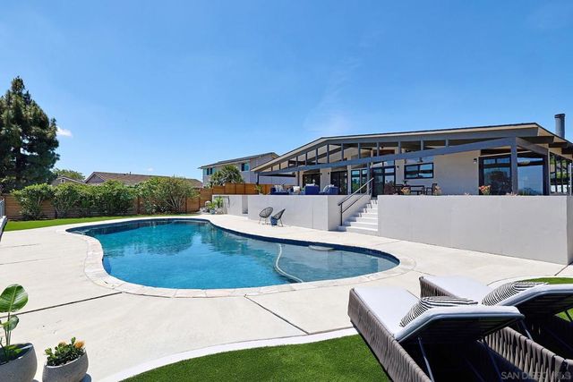 6117 Madra, San Diego, CA 92120