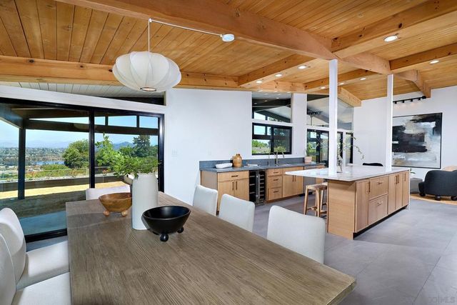 6117 Madra, San Diego, CA 92120