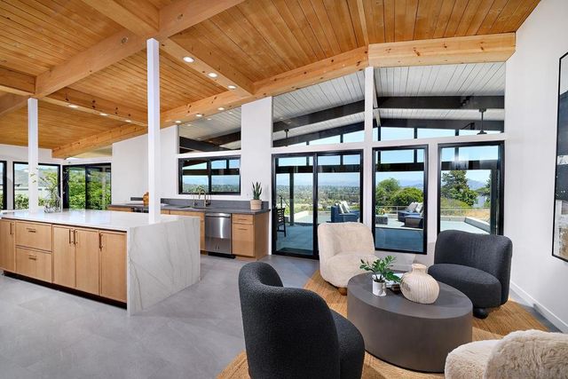 6117 Madra, San Diego, CA 92120