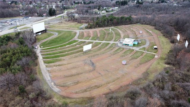 1985 N MAIN STREET EXTENSION, Center Twp, PA 16001