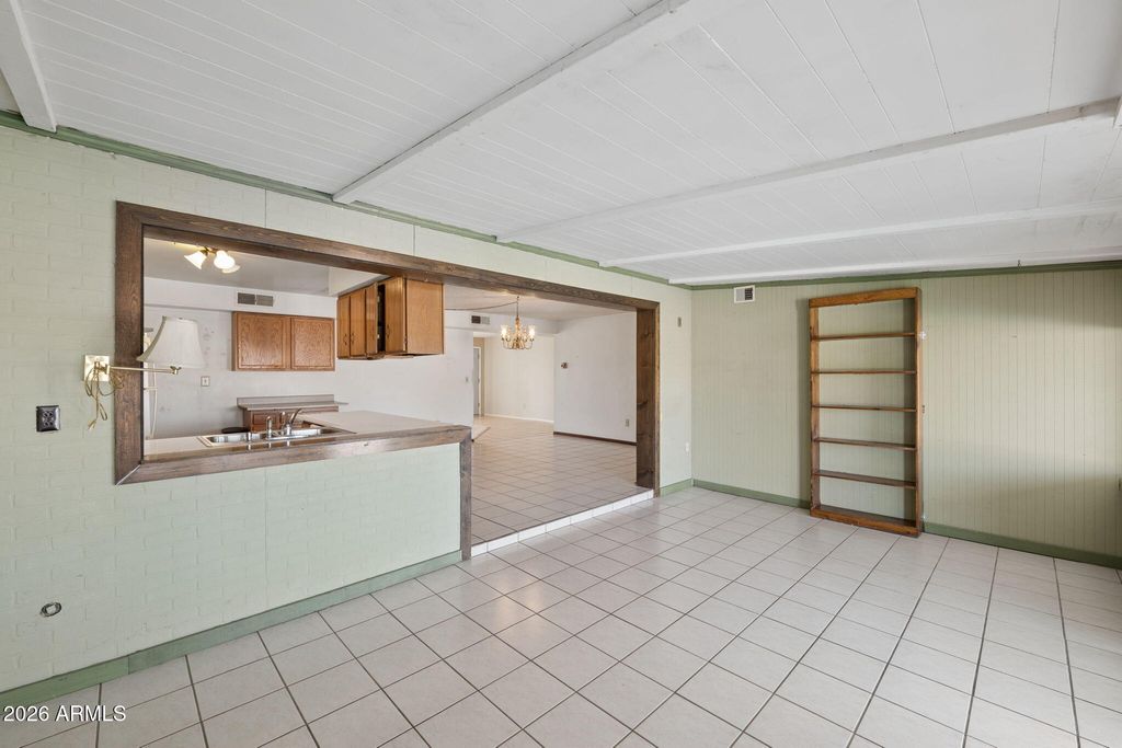 Image 10 of property listing at 4045 W CAMINO ACEQUIA --, Phoenix, AZ 85051