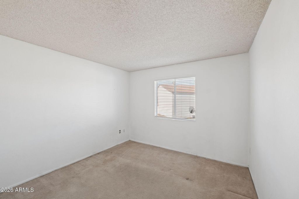 Image 17 of property listing at 4045 W CAMINO ACEQUIA --, Phoenix, AZ 85051