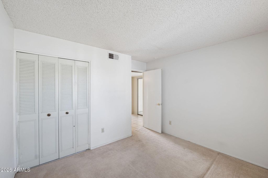 Image 21 of property listing at 4045 W CAMINO ACEQUIA --, Phoenix, AZ 85051