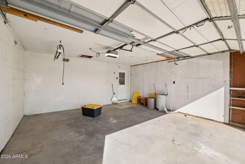 Image 25 of property listing at 4045 W CAMINO ACEQUIA --, Phoenix, AZ 85051