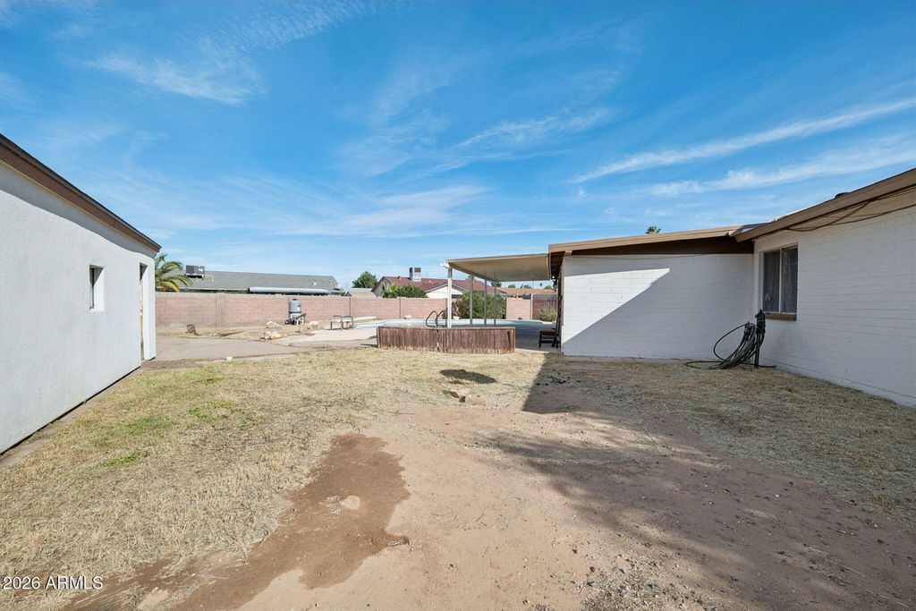 Image 28 of property listing at 4045 W CAMINO ACEQUIA --, Phoenix, AZ 85051