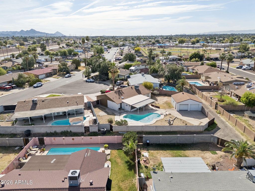 Image 36 of property listing at 4045 W CAMINO ACEQUIA --, Phoenix, AZ 85051