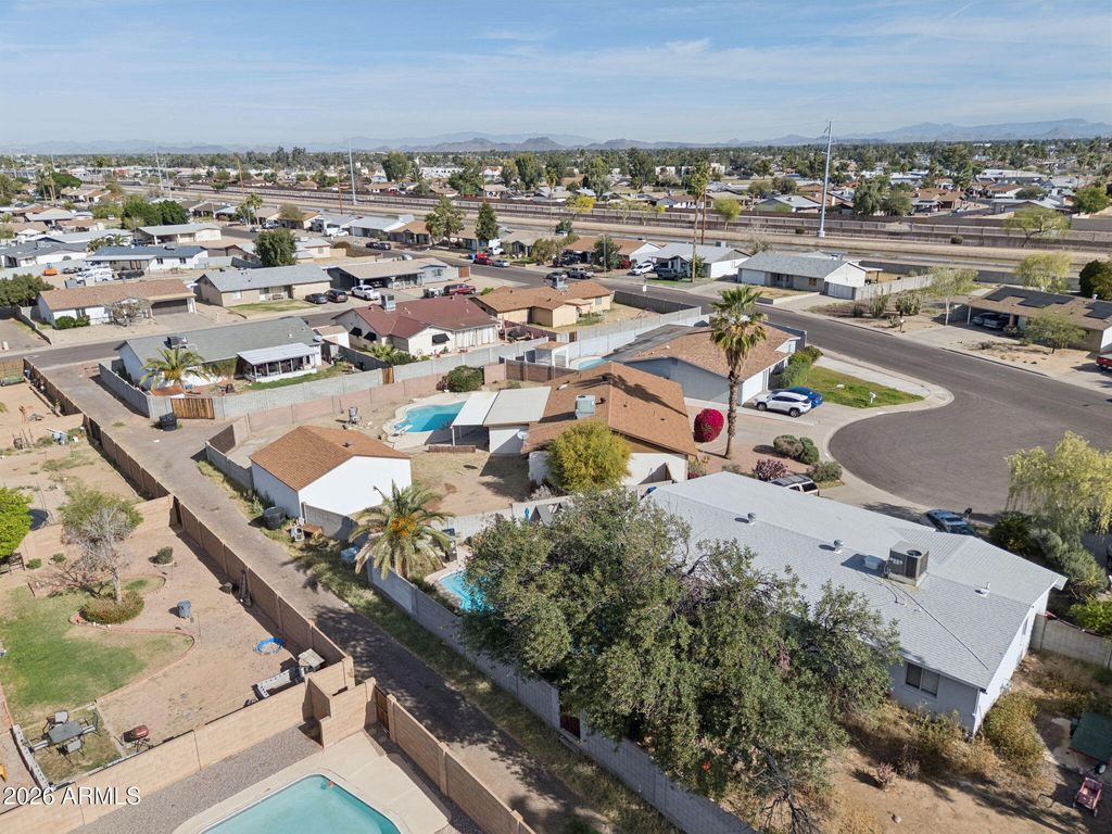 Image 39 of property listing at 4045 W CAMINO ACEQUIA --, Phoenix, AZ 85051