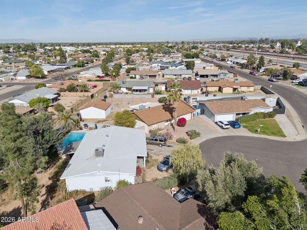 Image 40 of property listing at 4045 W CAMINO ACEQUIA --, Phoenix, AZ 85051