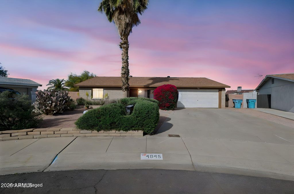 Image 42 of property listing at 4045 W CAMINO ACEQUIA --, Phoenix, AZ 85051