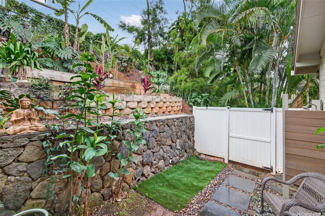 122 Kahako Street A, Kailua, HI 96734