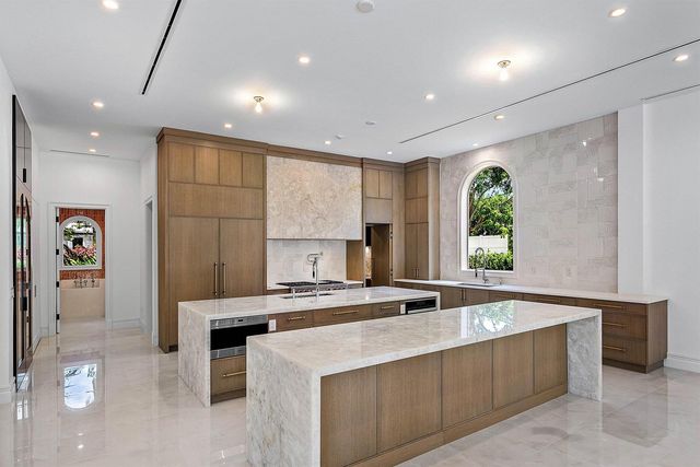 2002 NW 4th Avenue, Delray Beach, FL 33444