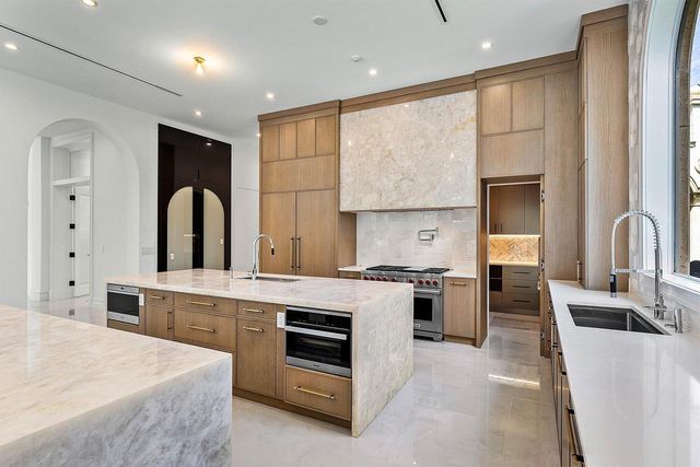 2002 NW 4th Avenue, Delray Beach, FL 33444
