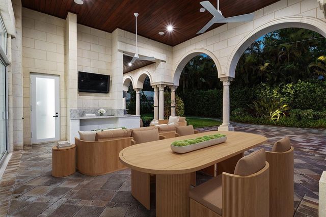 2002 NW 4th Avenue, Delray Beach, FL 33444
