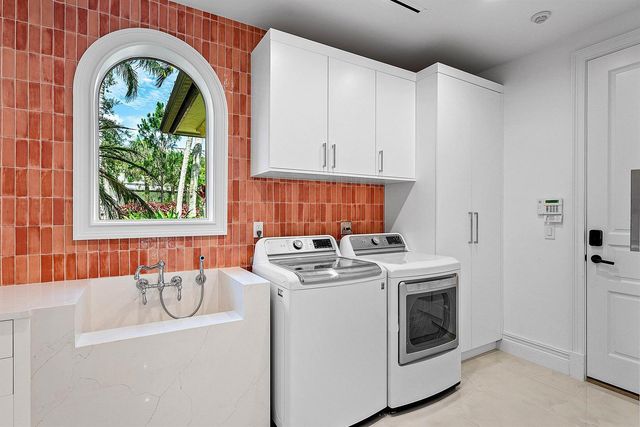 2002 NW 4th Avenue, Delray Beach, FL 33444