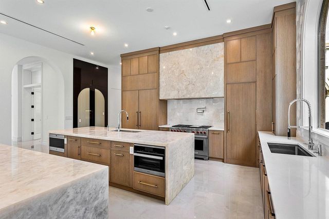 2002 NW 4th Avenue, Delray Beach, FL 33444