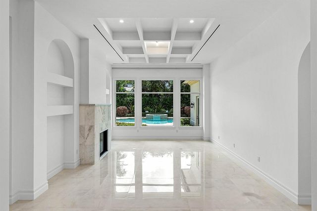 2002 NW 4th Avenue, Delray Beach, FL 33444