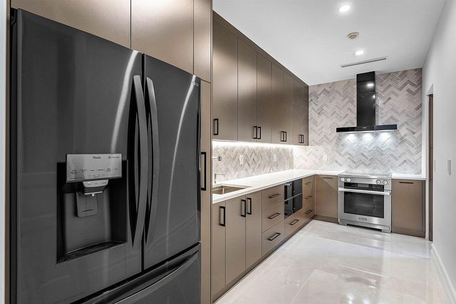 2002 NW 4th Avenue, Delray Beach, FL 33444